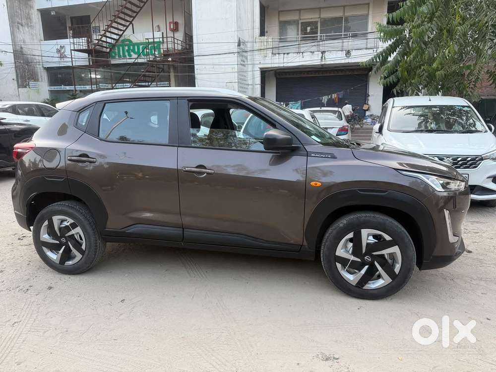 Nissan Magnite 1.0 Xv, 2023, Petrol