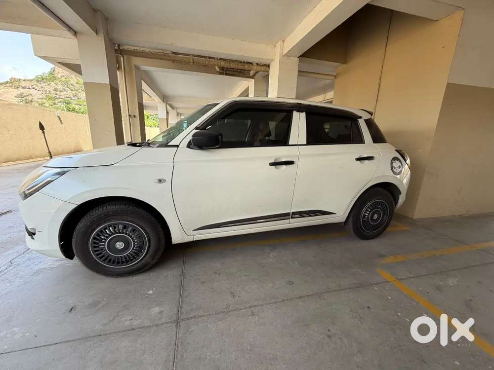 Maruti Suzuki Swift Petrol 2024