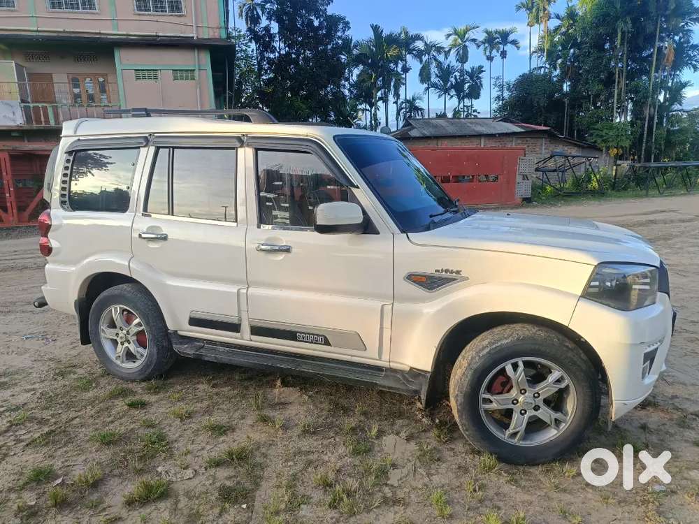 Mahindra Scorpio S10
