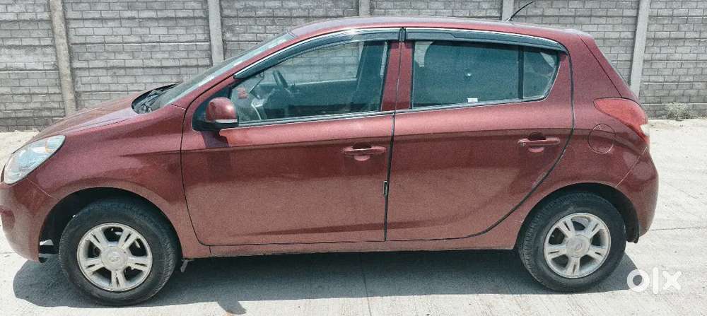 Hyundai I20 Sports 2012 Petrol+cng Well Maintained Imaculate Condition