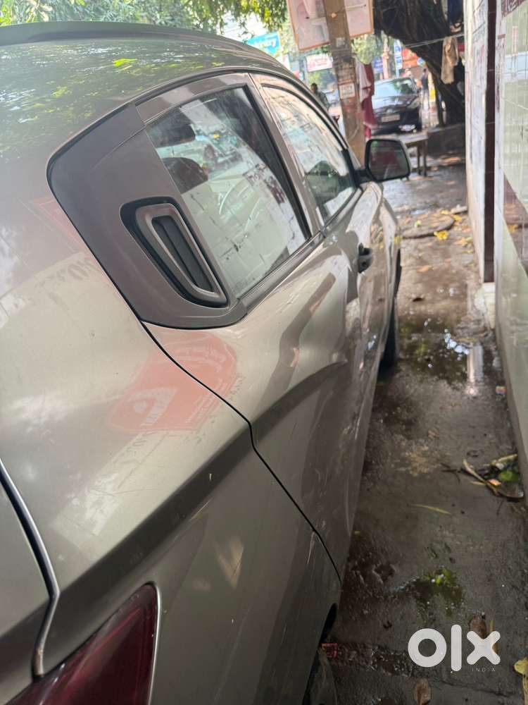 Mahindra Kuv 100 2017