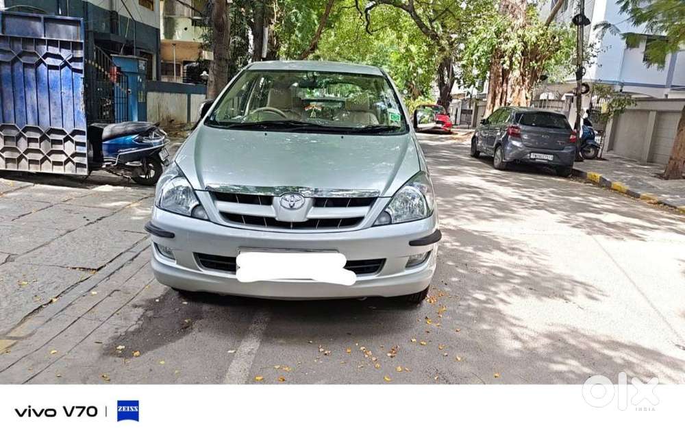 Toyota Innova 2.5 V Diesel 8-seater, 2008, Diesel