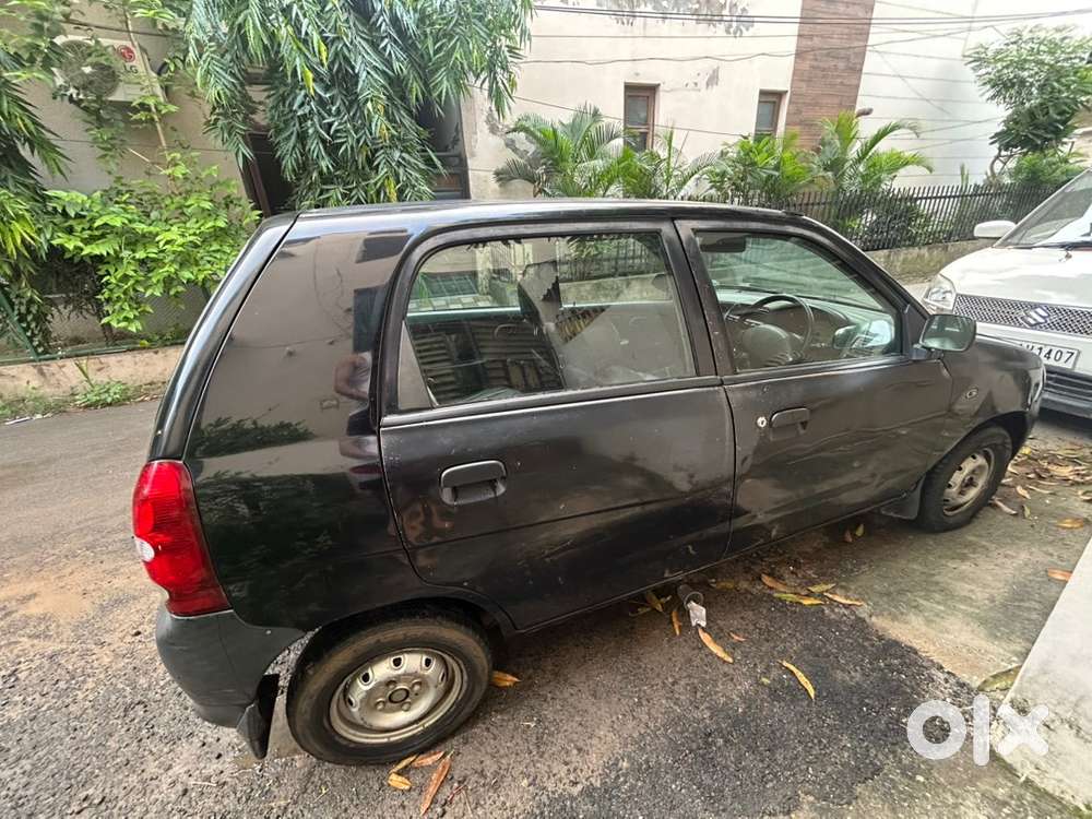 Black Maruti Suzuki Alto