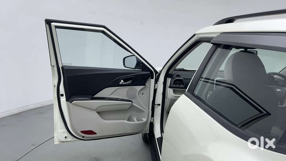 Mahindra Xuv300 W8, 2022, Petrol