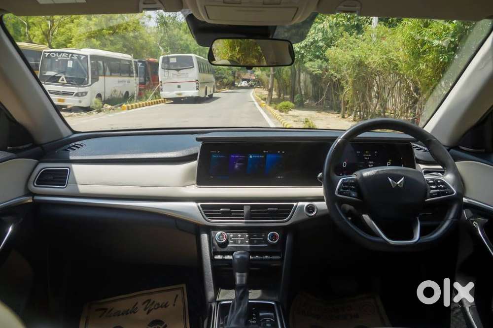 Mahindra Xuv700 2.0 Ax 7 Petrol At Luxury Pack Str, 2026, Petrol