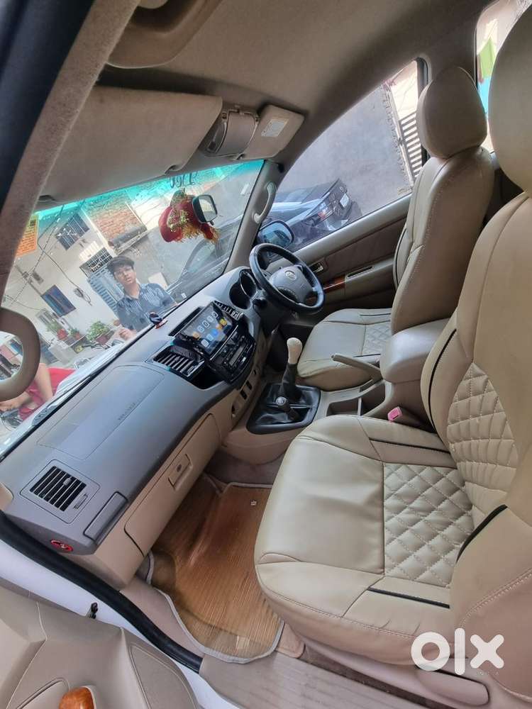 2011 Toyota Fortuner Manual
