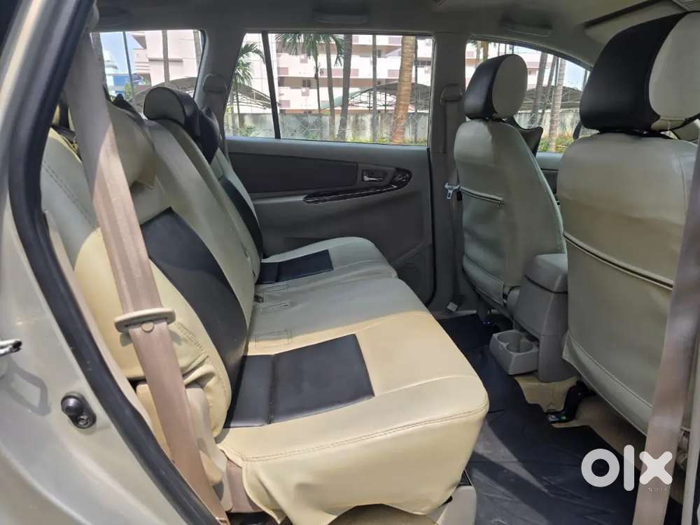 Toyota Innova 2015 Diesel 140000 Km Driven
