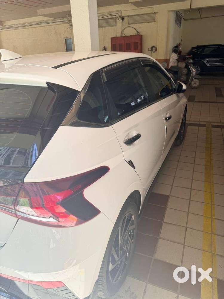 Hyundai I20 Asta (o) Ivt 2024  8,000 Km  Like Brand New  Single Own