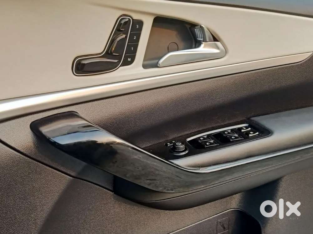 Mahindra Xuv700 2.2 Ax 7 Diesel At Luxury Pack Str, 2024, Diesel