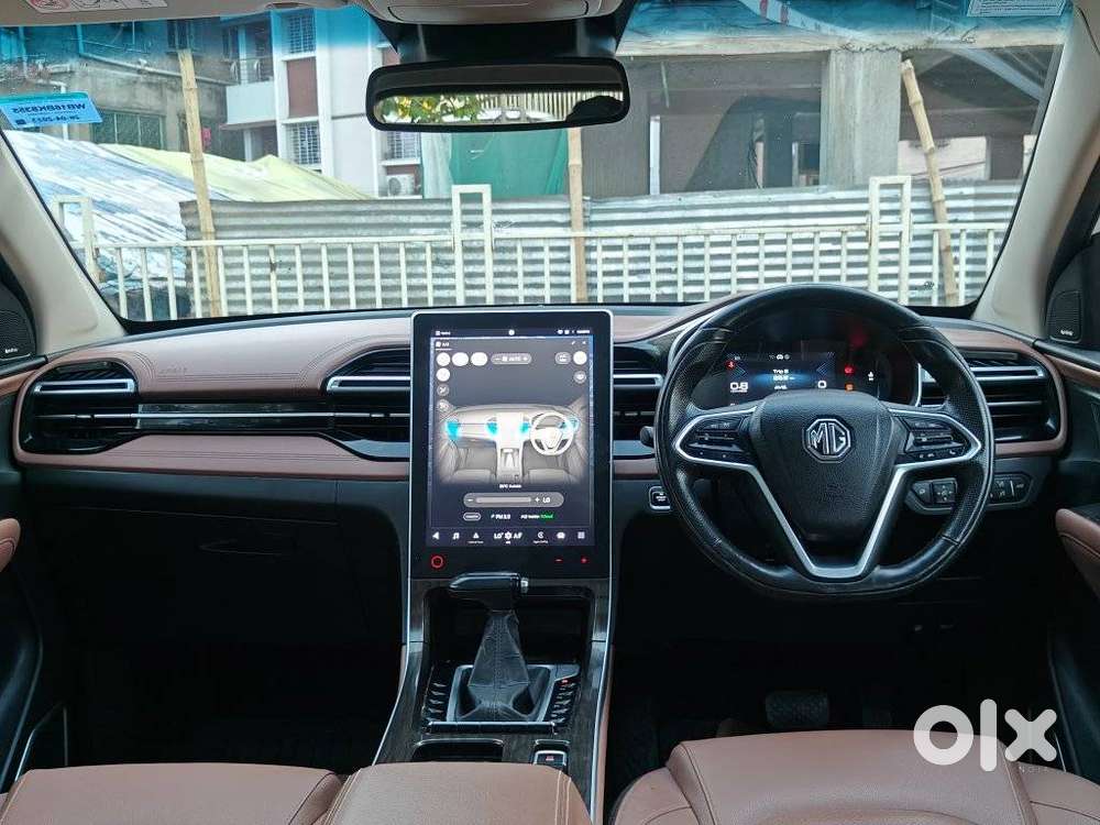 Mg Hector Plus Savvy Pro 1.5 Turbo Petrol Cvt 7 Str Dual Tone, 2023,..