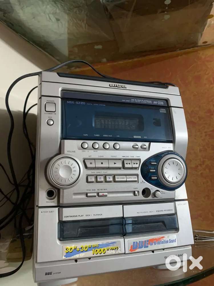 Aiwa speakers & Cd player Vintage style