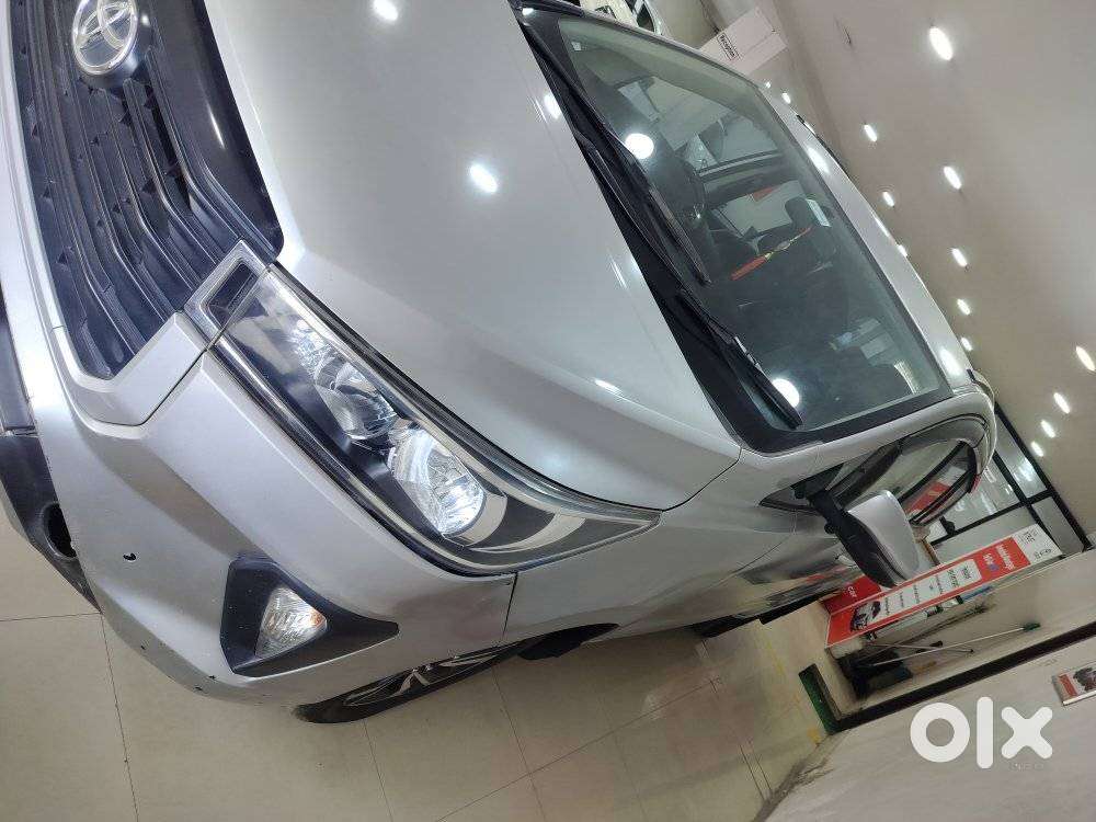 Toyota Innova Crysta 2.4 G Mt, 2022, Diesel