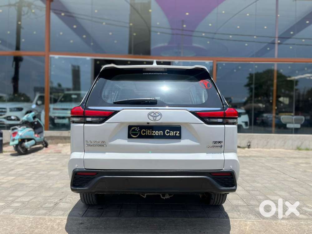 Toyota Innova Hycross 2.0 Zx (o) Hybrid 7 Str, 2023, Petrol