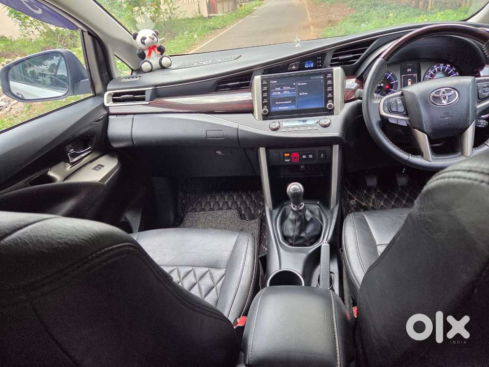 Toyota Innova Crysta 2.4 V 7 STR, 2024, Diesel