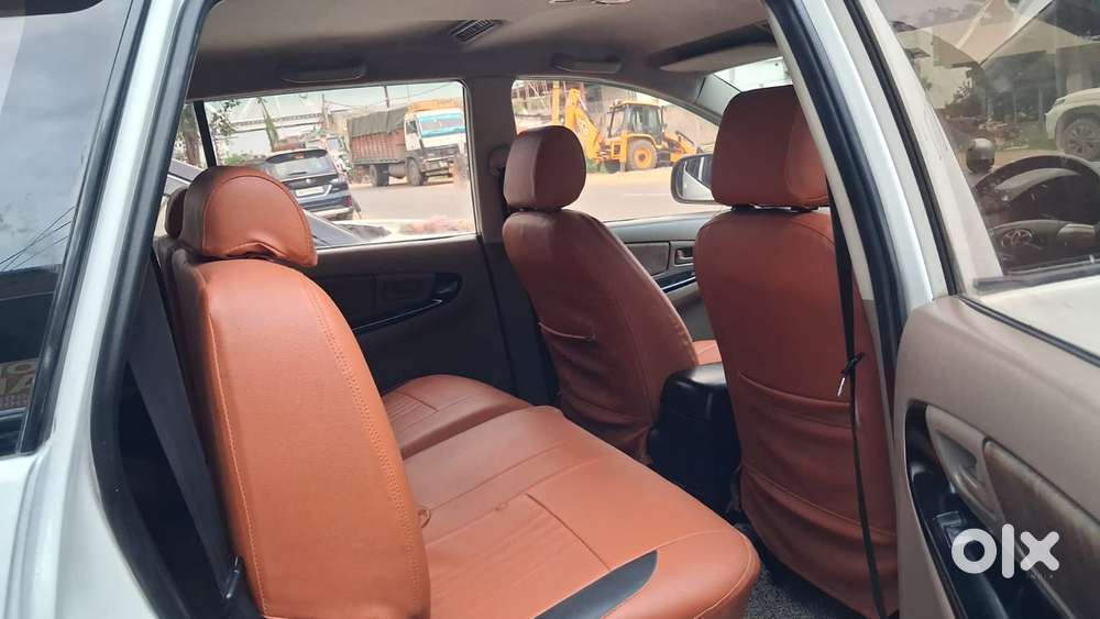Toyota Innova 2.5 G (diesel) 8 Seater, 2016, Diesel