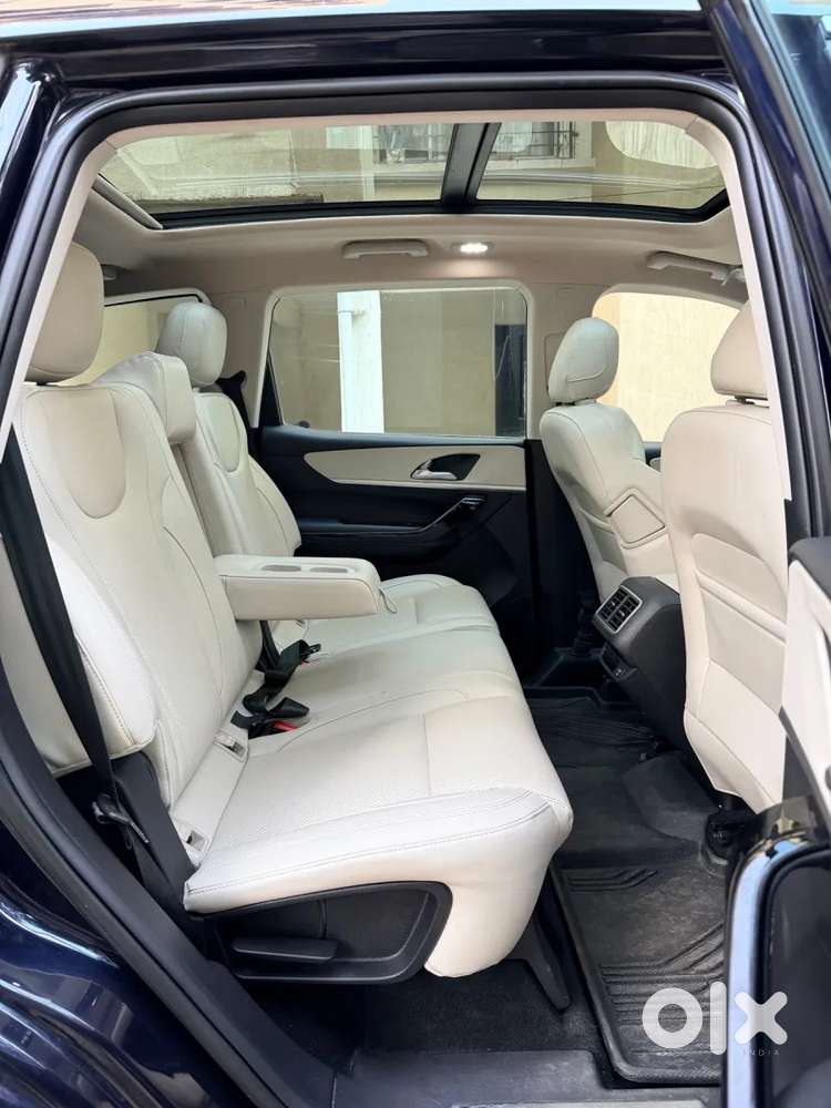 Mahindra Xuv700 2.2 Ax 7 Diesel At Str, 2023, Diesel