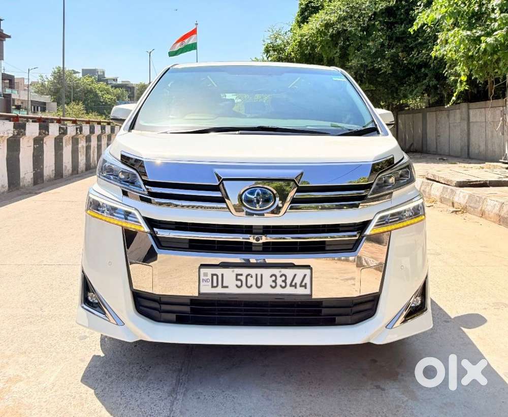 Toyota Vellfire 2.5 Hybrid, 2022, Petrol