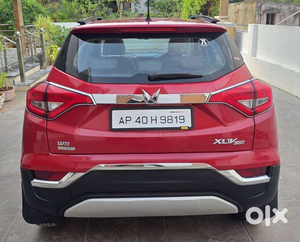 Mahindra Xuv300 W8 (o) 1.5 Diesel Amt, 2023, Diesel