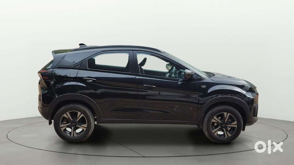 Tata Nexon Creative Plus S 1.2 Revotron Petrol 6 Mt, 2025, Cng & Hyb..