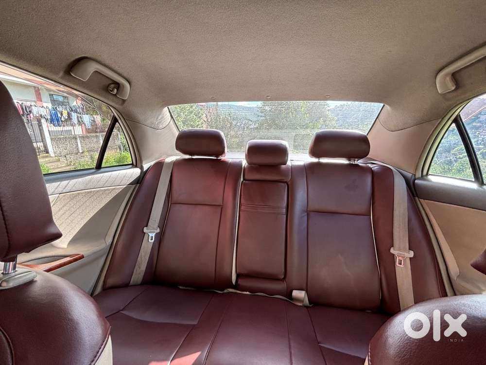 Toyota Corolla Altis 2010