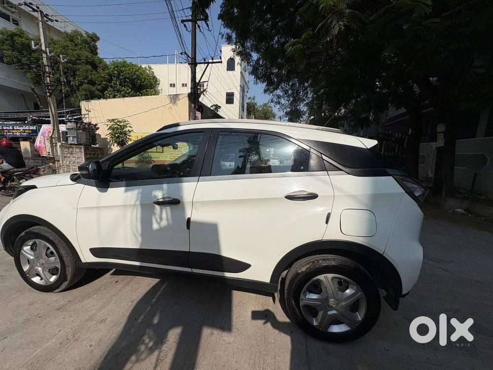 Tata Nexon 1.5 Revotorq Xm (s), 2022, Diesel
