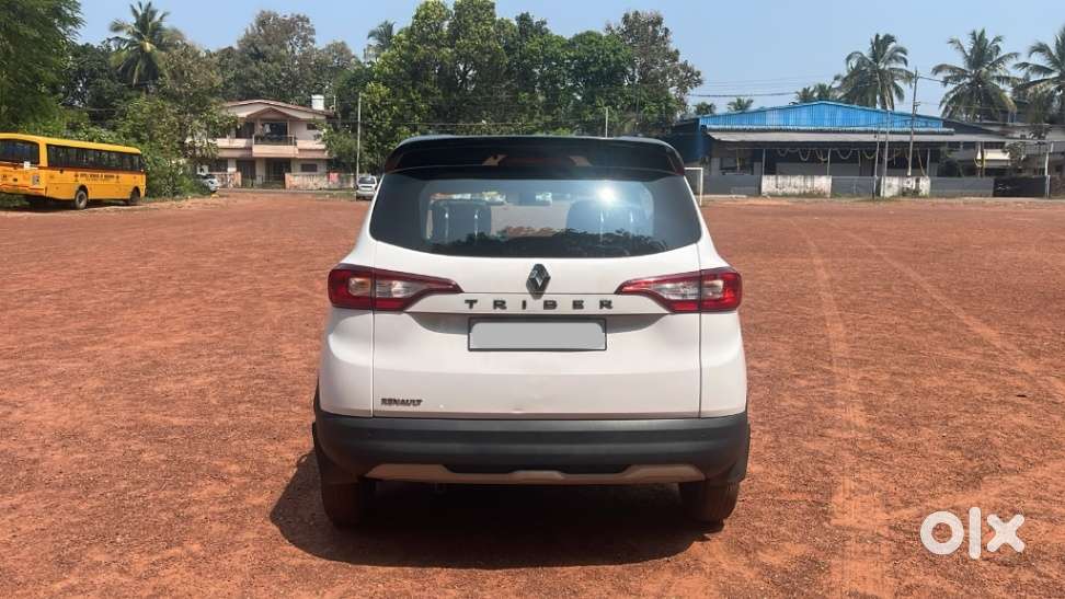 Renault Triber Rxt, 2023, Petrol