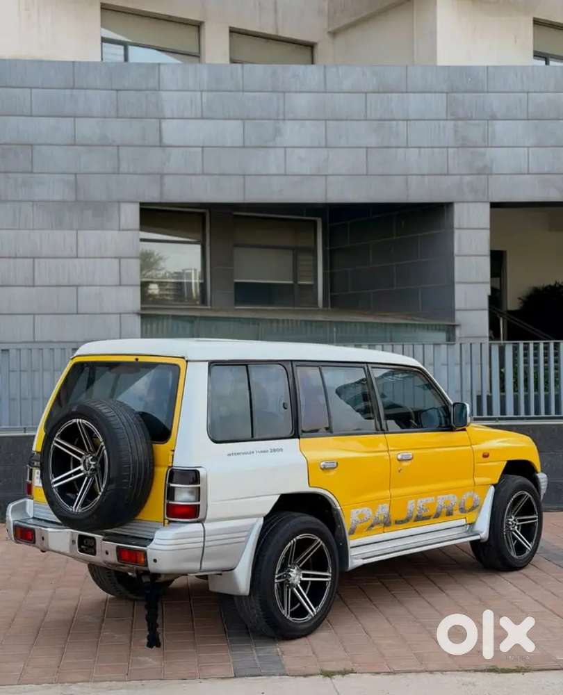 Mitsubishi Pajero Sfx 2011