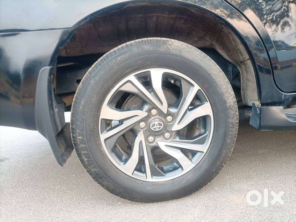 Toyota Innova Crysta 2.4 V 7 Str, 2024