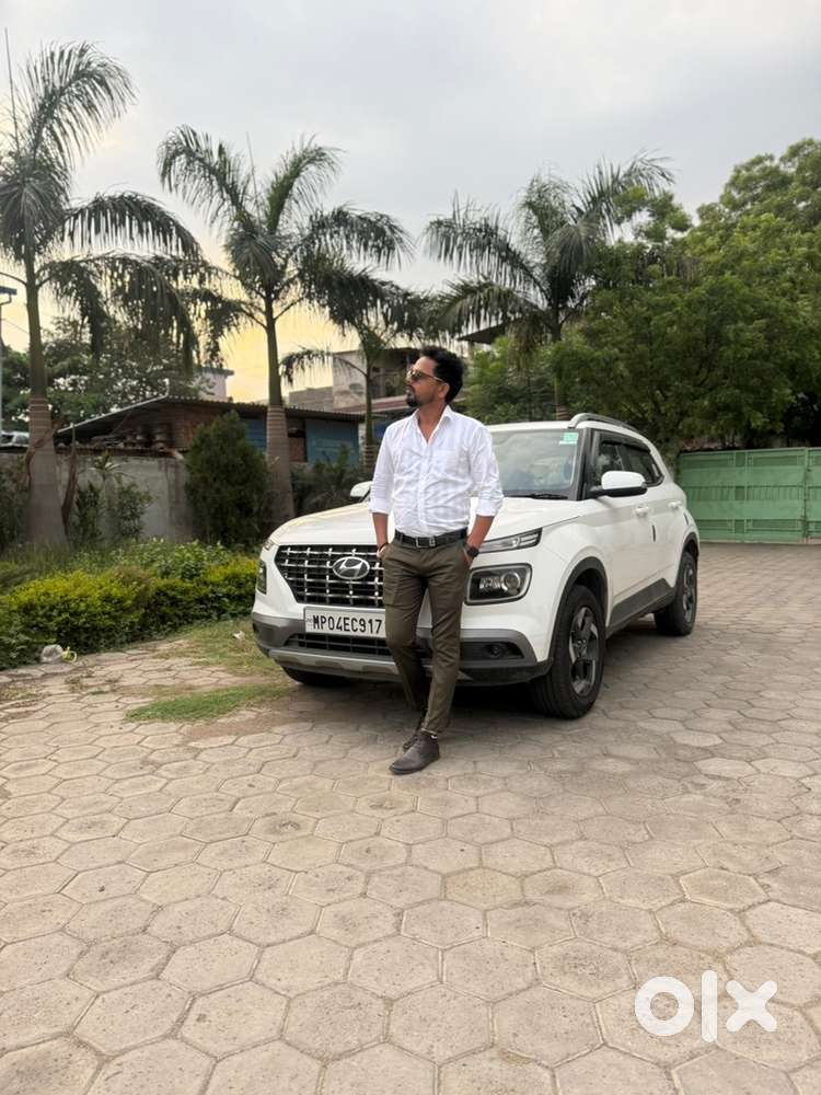 Hyundai Venue 2022 Petrol Well Maintained
