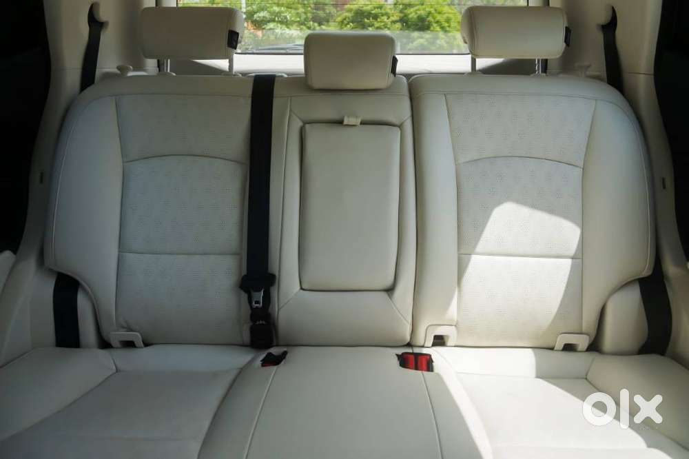 Mahindra Xuv 3xo Ax7l 1.2 Petrol At (pg), 2026, Petrol