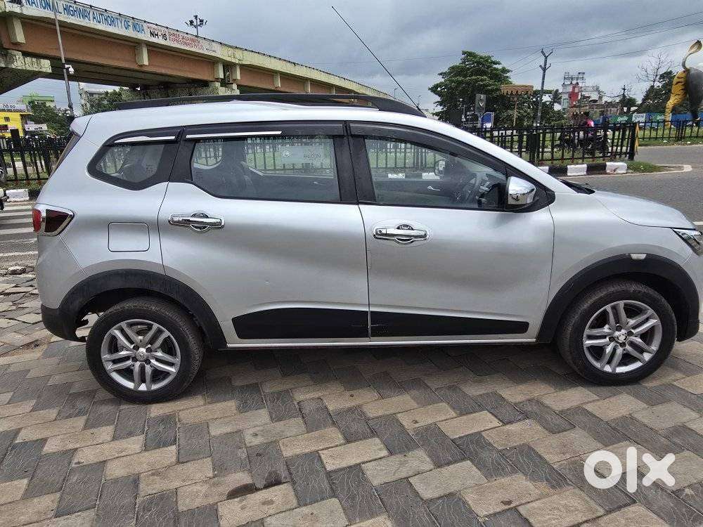 Renault Triber Rxz, 2021, Petrol