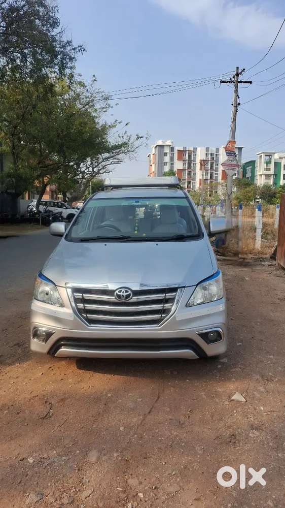 Toyota Innova 2014