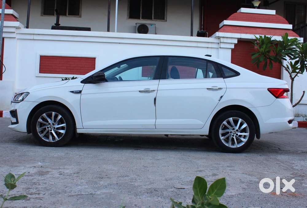 Skoda Slavia 1.0 Ambition Tsi, 2022, Petrol