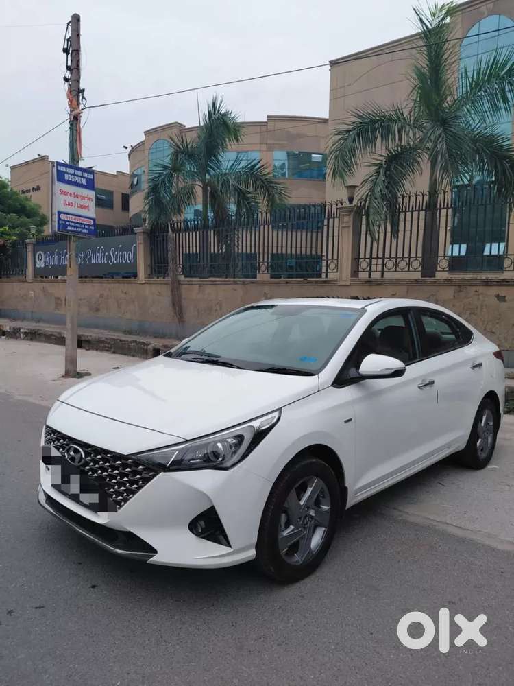 Hyundai Verna 1.5 Sx (o) Vtvt Ivt, 2023, Petrol
