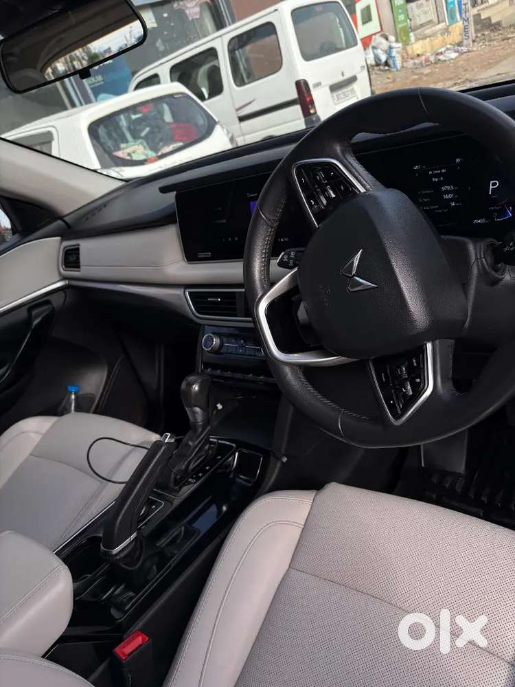 Xuv 700 Ax7 Automatic Petrol