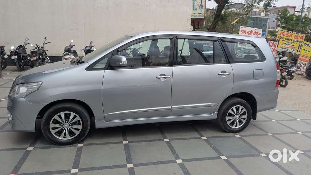 Toyota Innova 2.5 Vx 8 Seater Bs Iv, 2015, Diesel