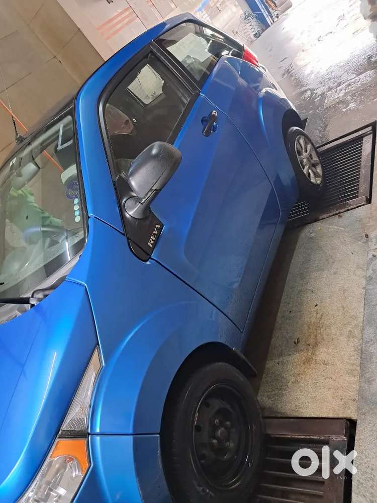Selling Mahindra E2o