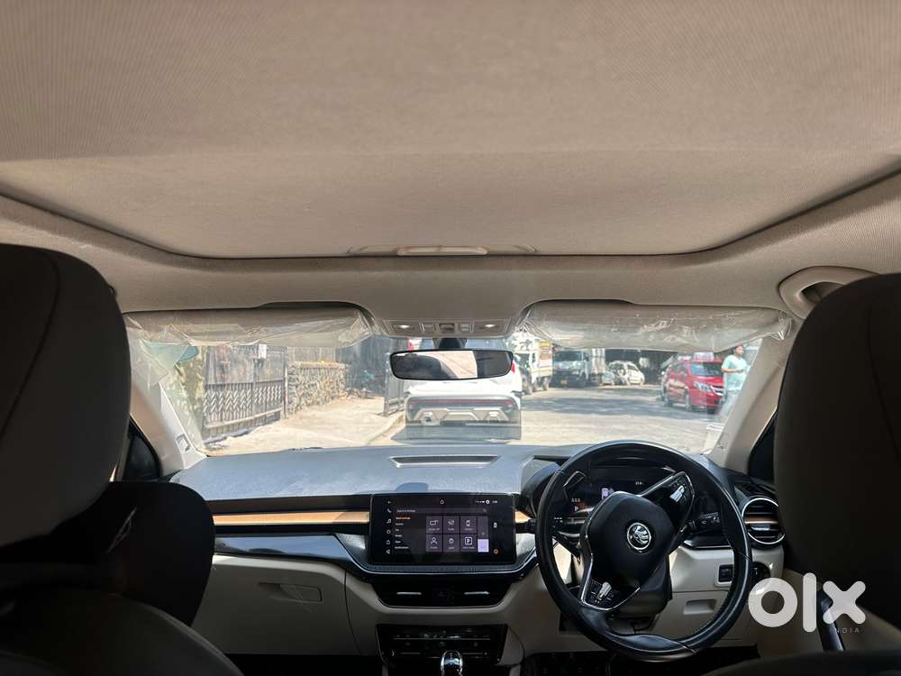 Skoda Slavia 1.0 Tsi Style At, 2025, Petrol