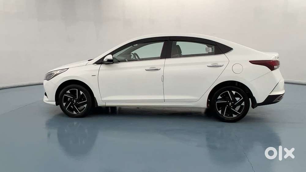 Hyundai Verna 1.5 Sx (o) Vtvt Ivt, 2022, Petrol