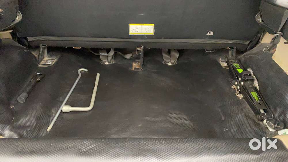 Mahindra Tuv 300 T10, 2018, Diesel