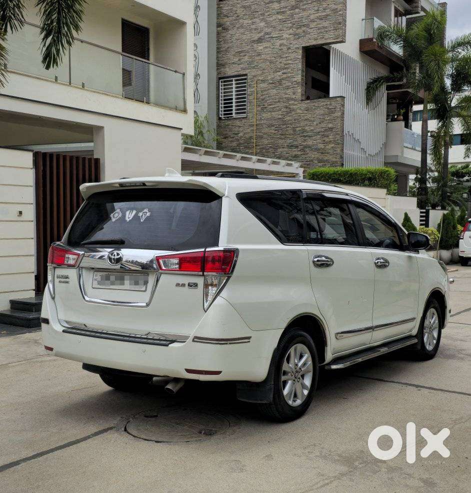 Toyota Innova Crysta 2.8z Automatic, 2017, Diesel