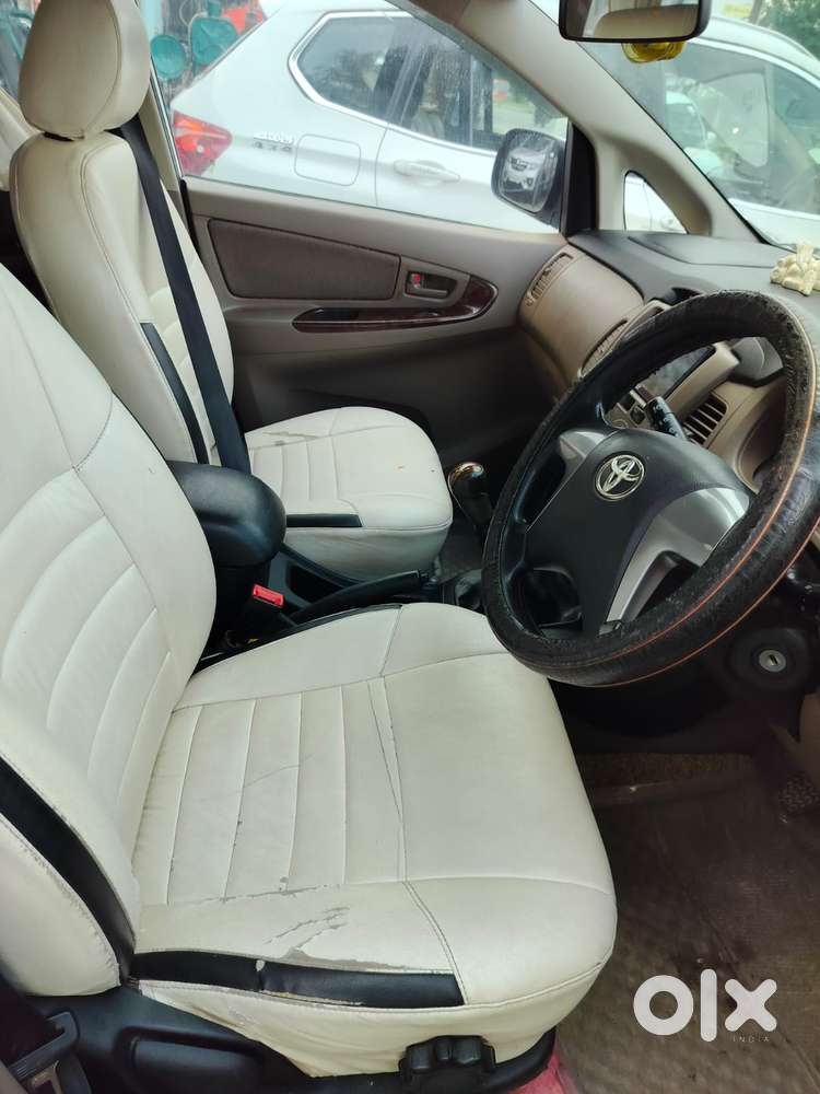 Toyota Innova 2.5 G (diesel) 8 Seater, 2016, Diesel