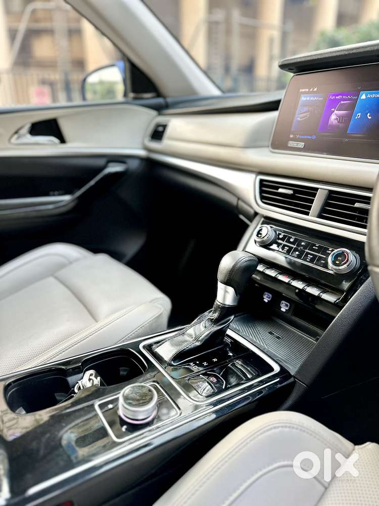 Mahindra Xuv700 2.0 Ax 7 Petrol At Luxury Pack Str, 2022, Petrol