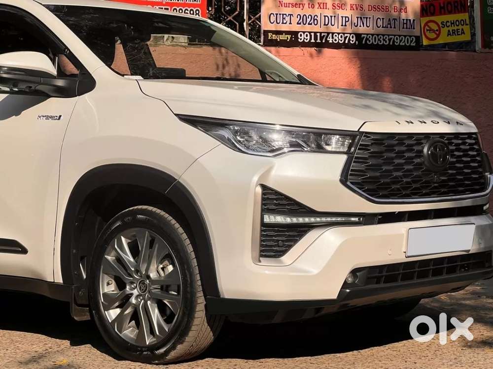 Toyota Innova Hycross 2.0 Zx (o) Hybrid 7 Str, 2025, Petrol