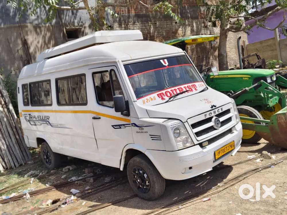 Force Traveler 15 Seater