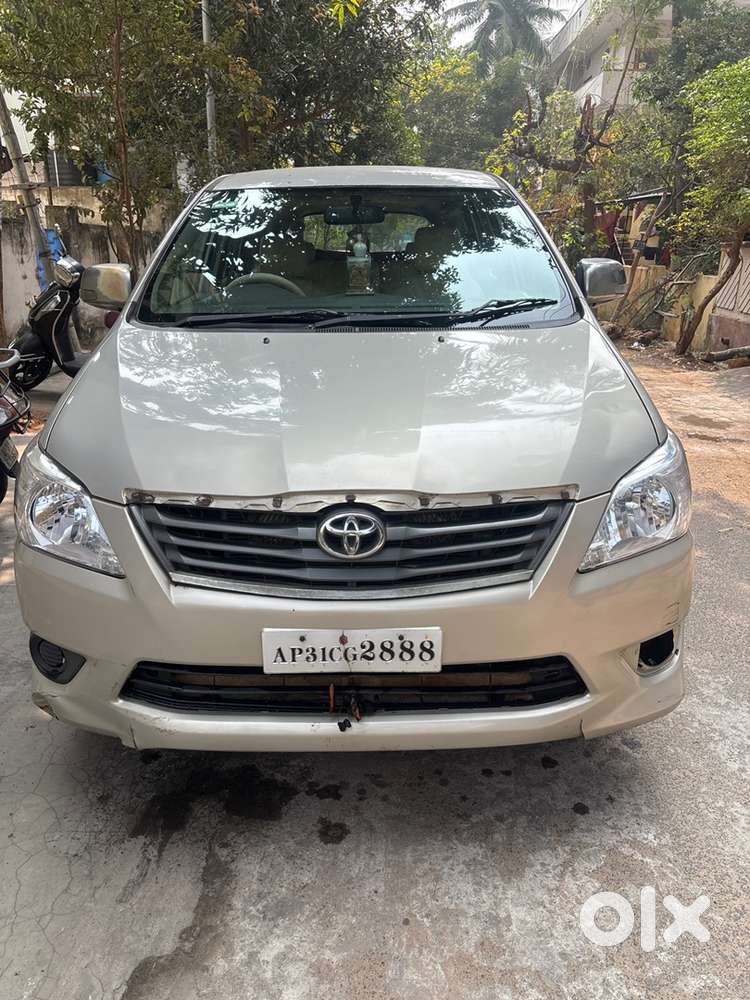 Toyota Innova 2013