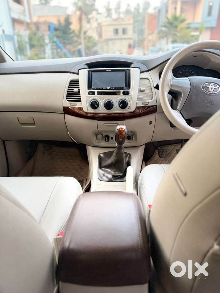Toyota Innova, 2014
