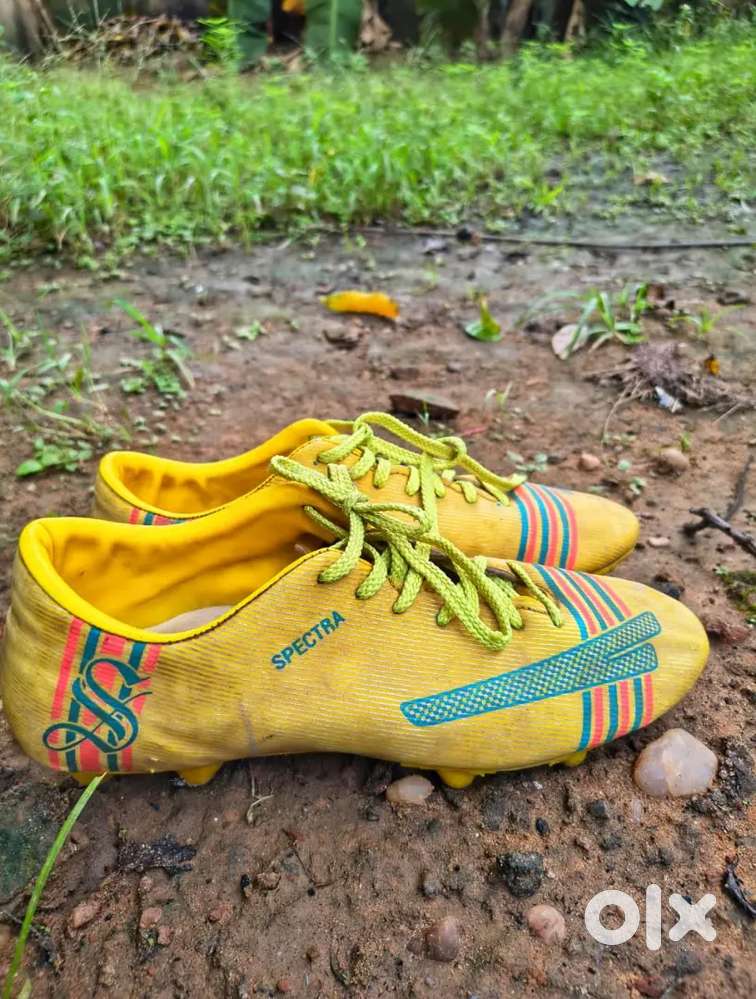 Spectre vega Football spikes