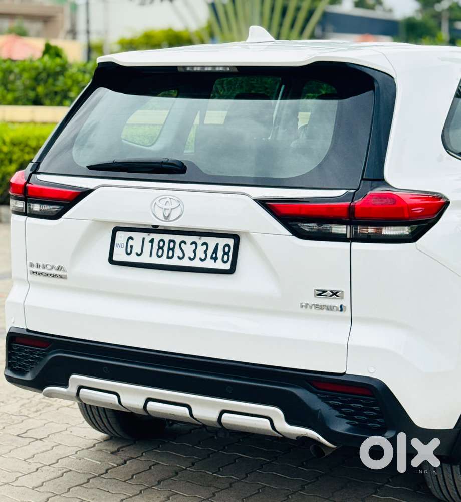 Toyota Innova Hycross, 2023, Petrol