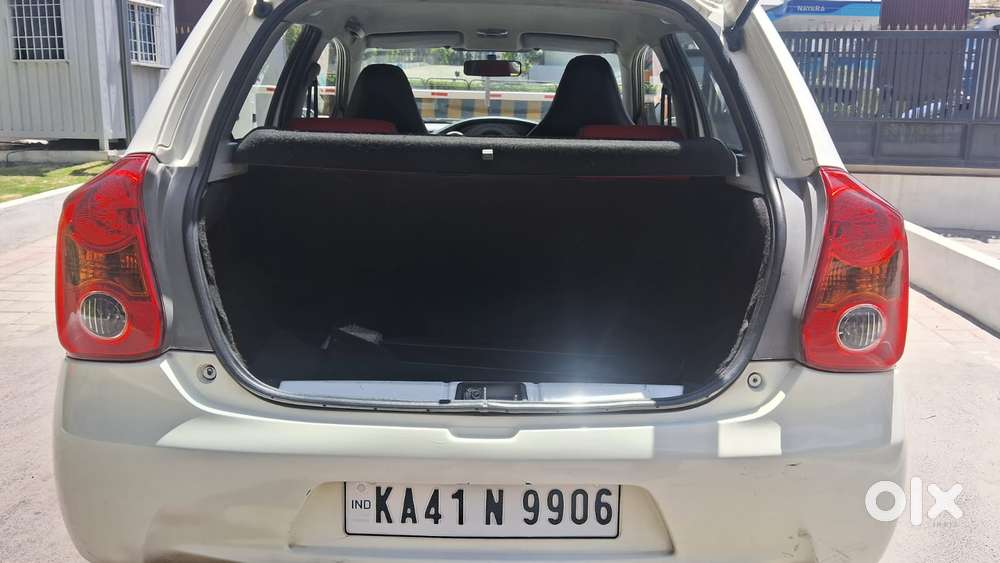 Toyota Etios Liva 2011-2012 G, 2011, Petrol